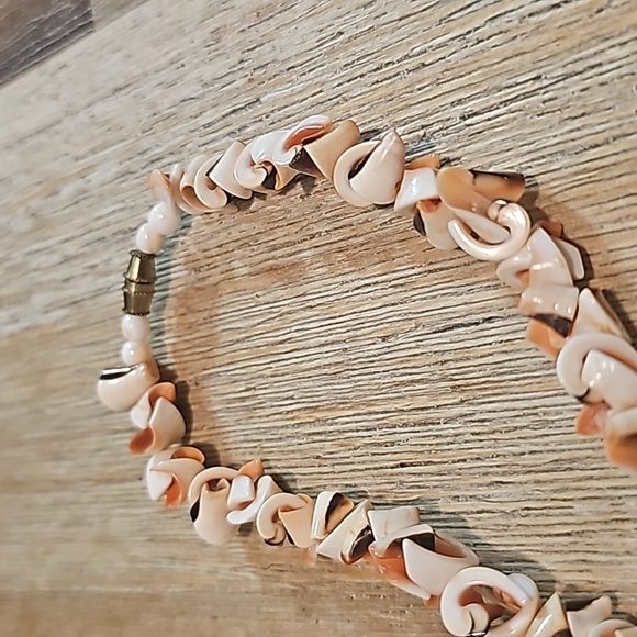 Vintage Cone Shell Necklace 1970s Hawaiian Boho Luxe Surfer Beach Chic Choker. - Picture 4 of 8